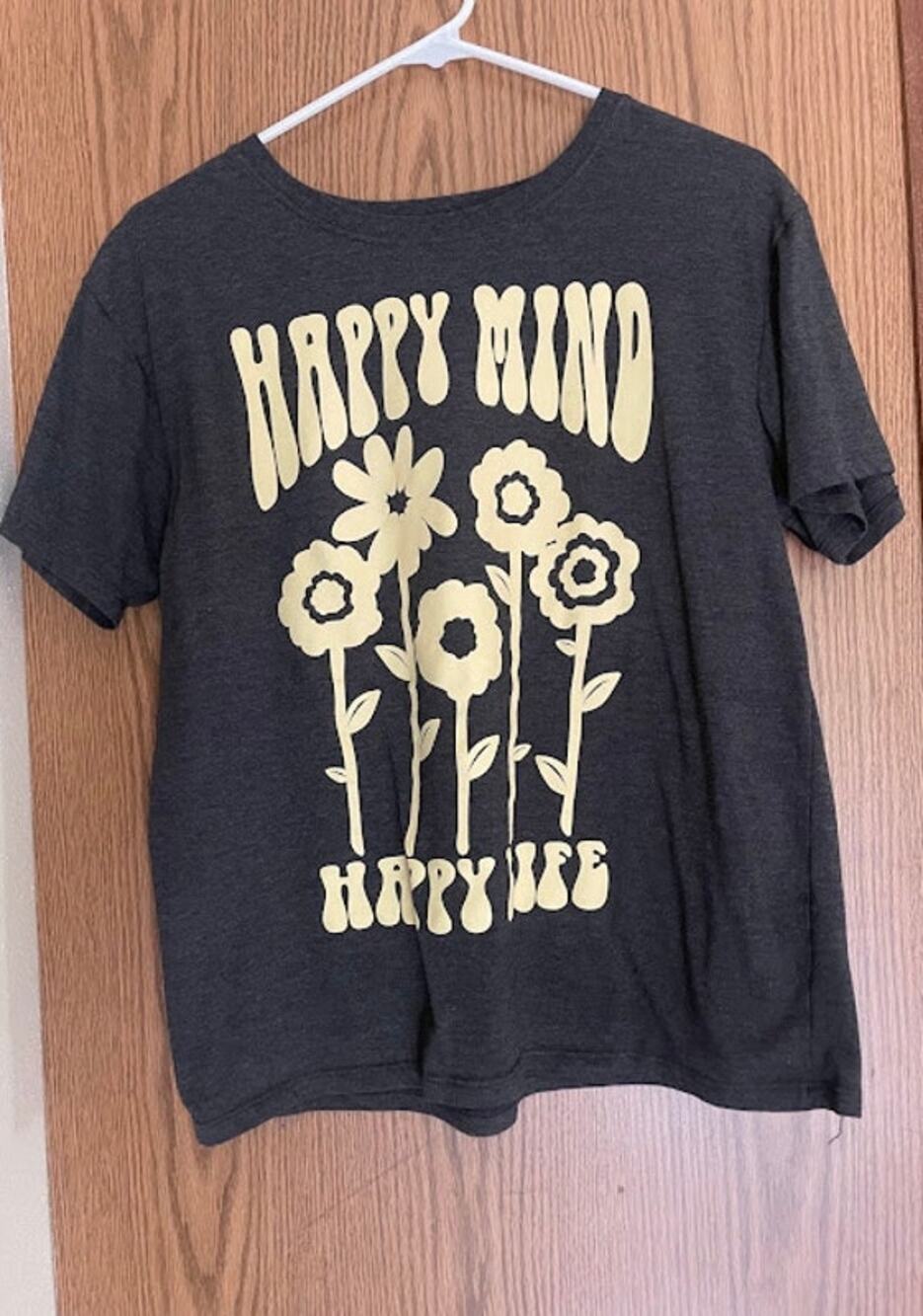 Modern Lux Black Happy Mind Happy Life Retro Floral Graphic Tee T-Shirt - Medium